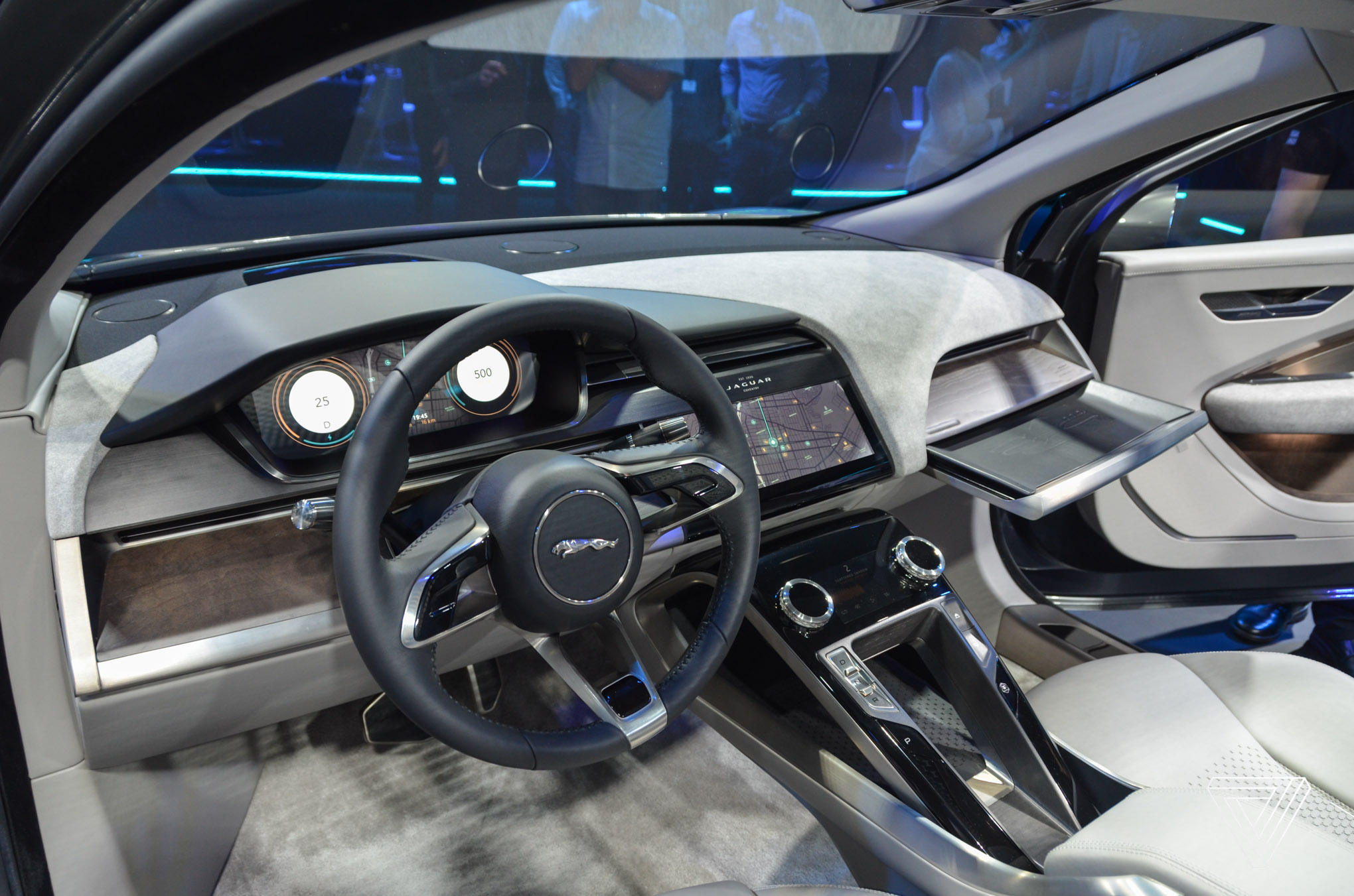 jaguar_i-pace_concept_int